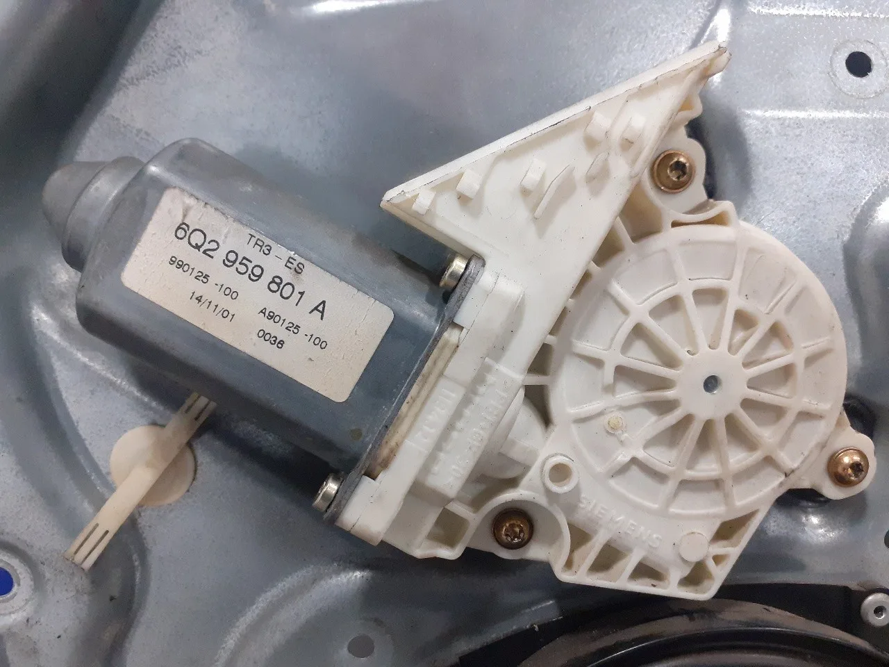 Elevalunas Delantero Derecho para Seat Ibiza (6L1)