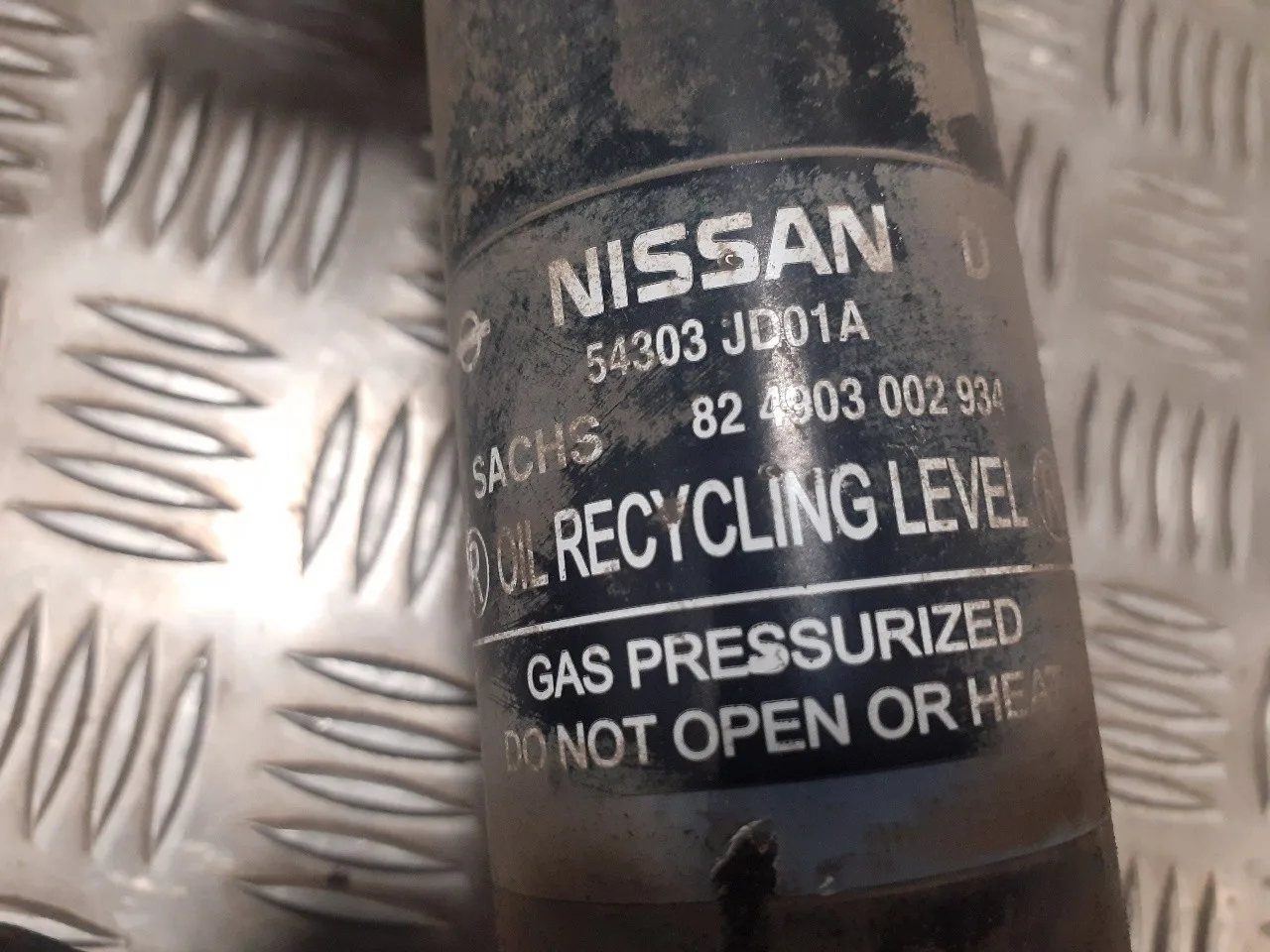 Amortiguador Delantero Izquierdo para Nissan Qashqai (J10)