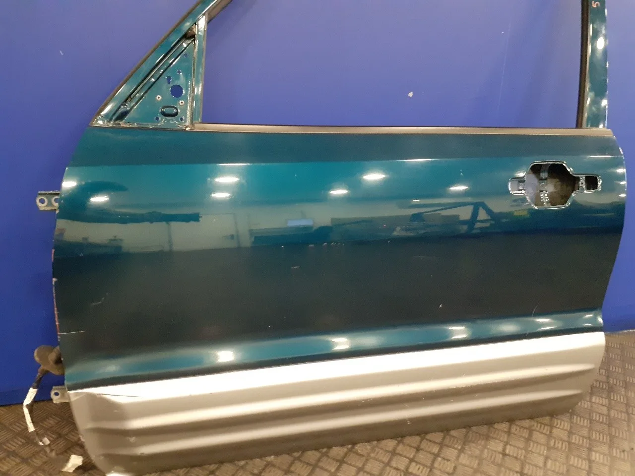 Puerta Delantera Izquierda para Mitsubishi Montero (V60/V70)