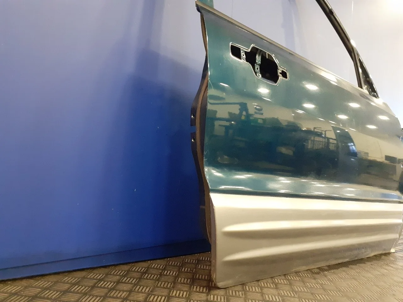 Puerta Delantera Derecha para Mitsubishi Montero (V60/V70)