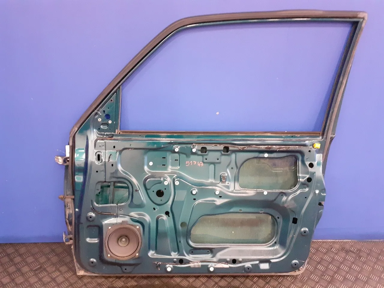 Puerta Delantera Derecha para Mitsubishi Montero (V60/V70)
