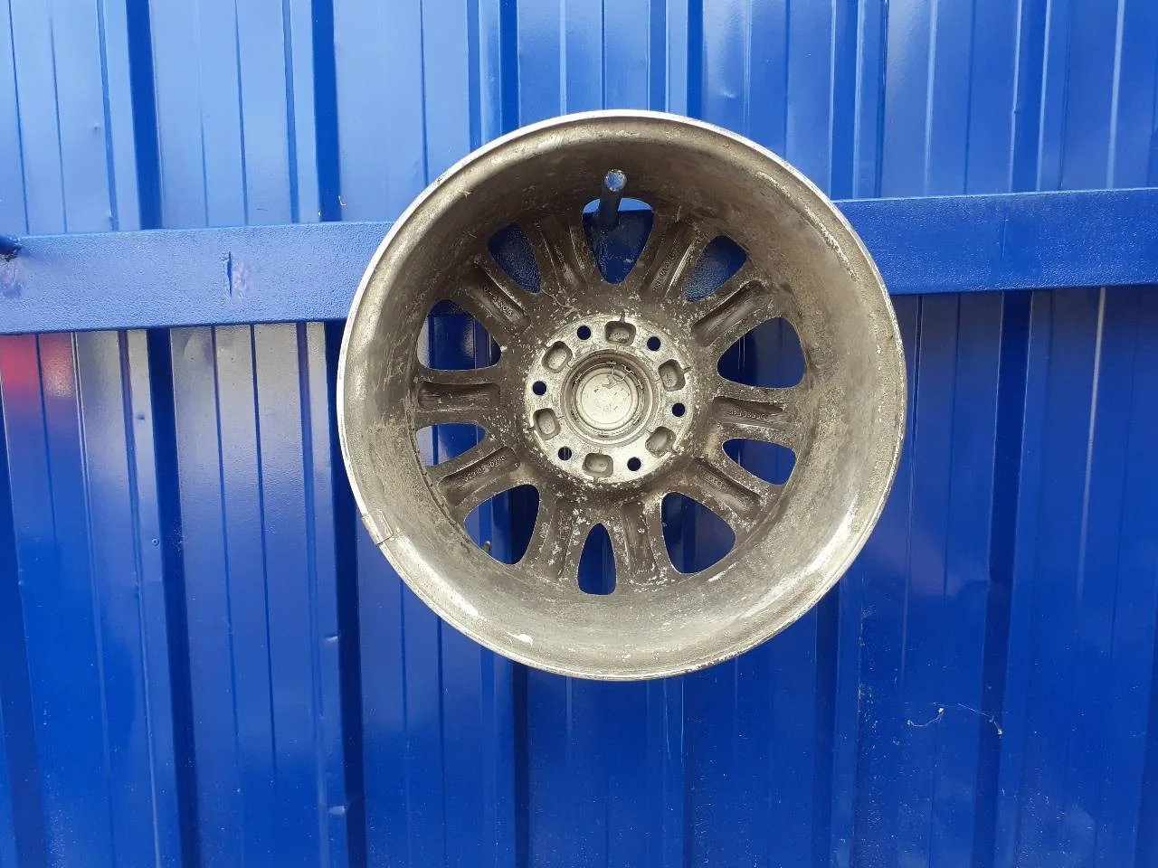 Llanta para Kia Carnival