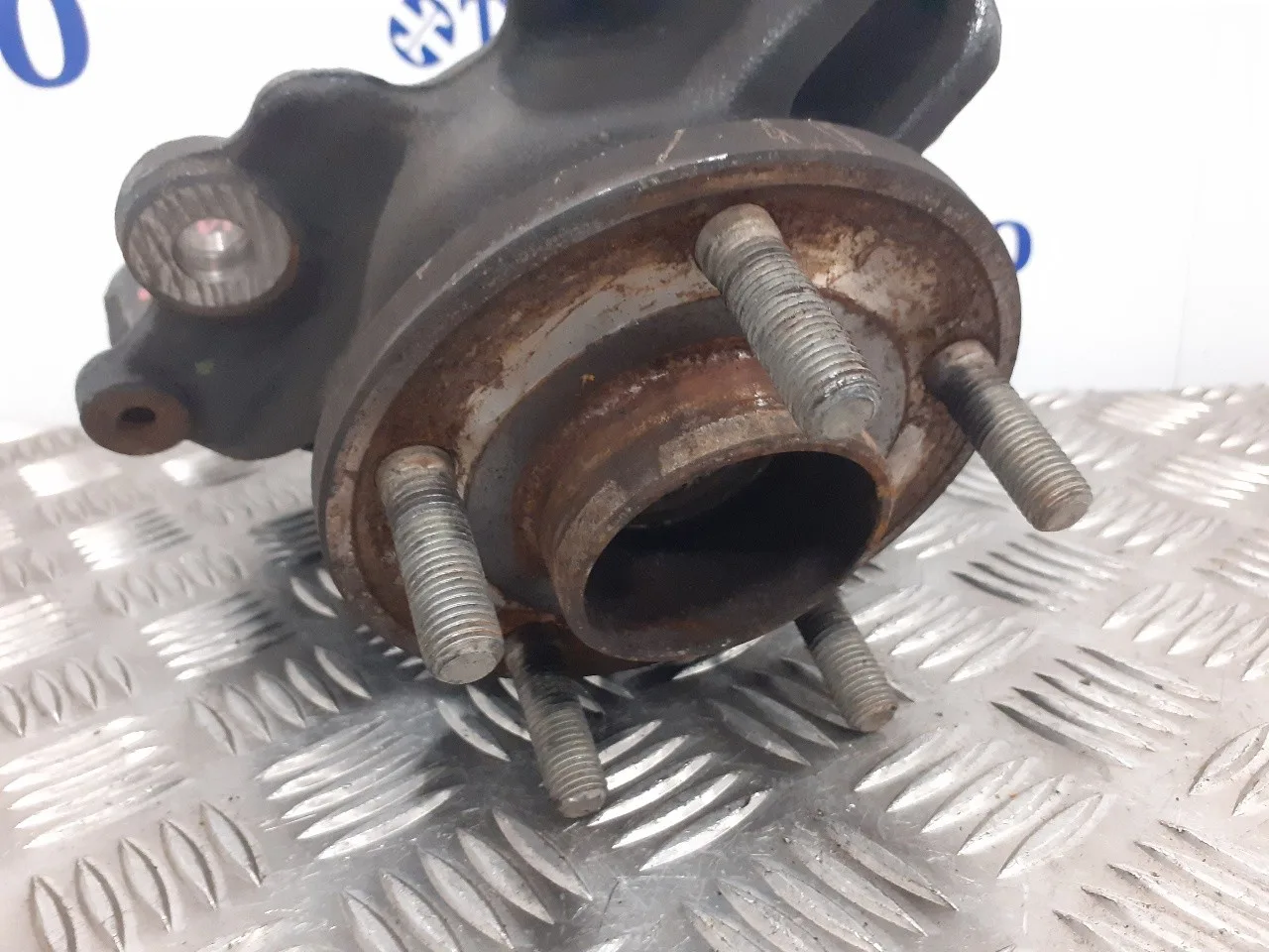 Mangueta Delantera Derecha para Ford Focus Turn. (Cb8)