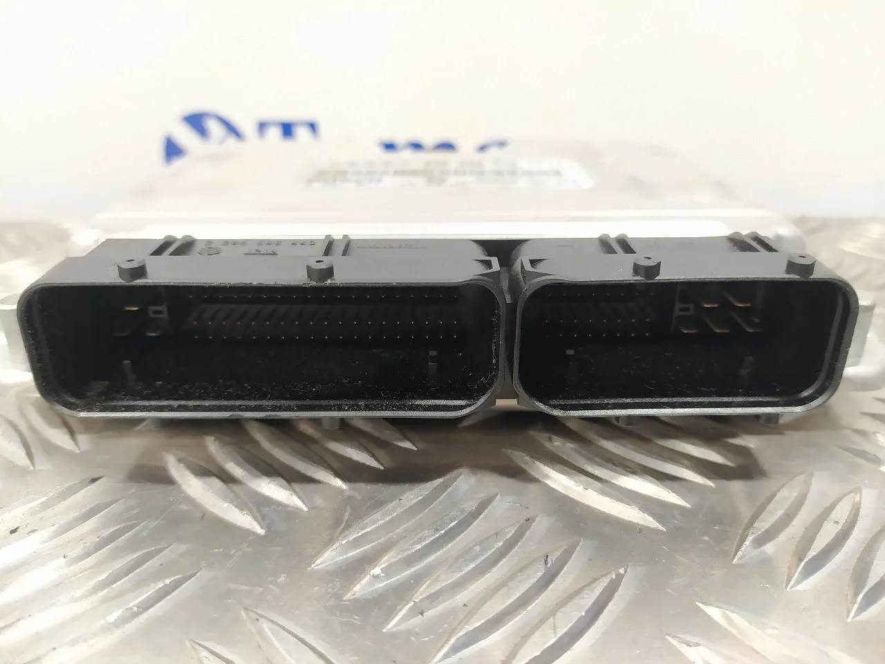Centralita Motor Uce para Audi A4 Avant (8E)