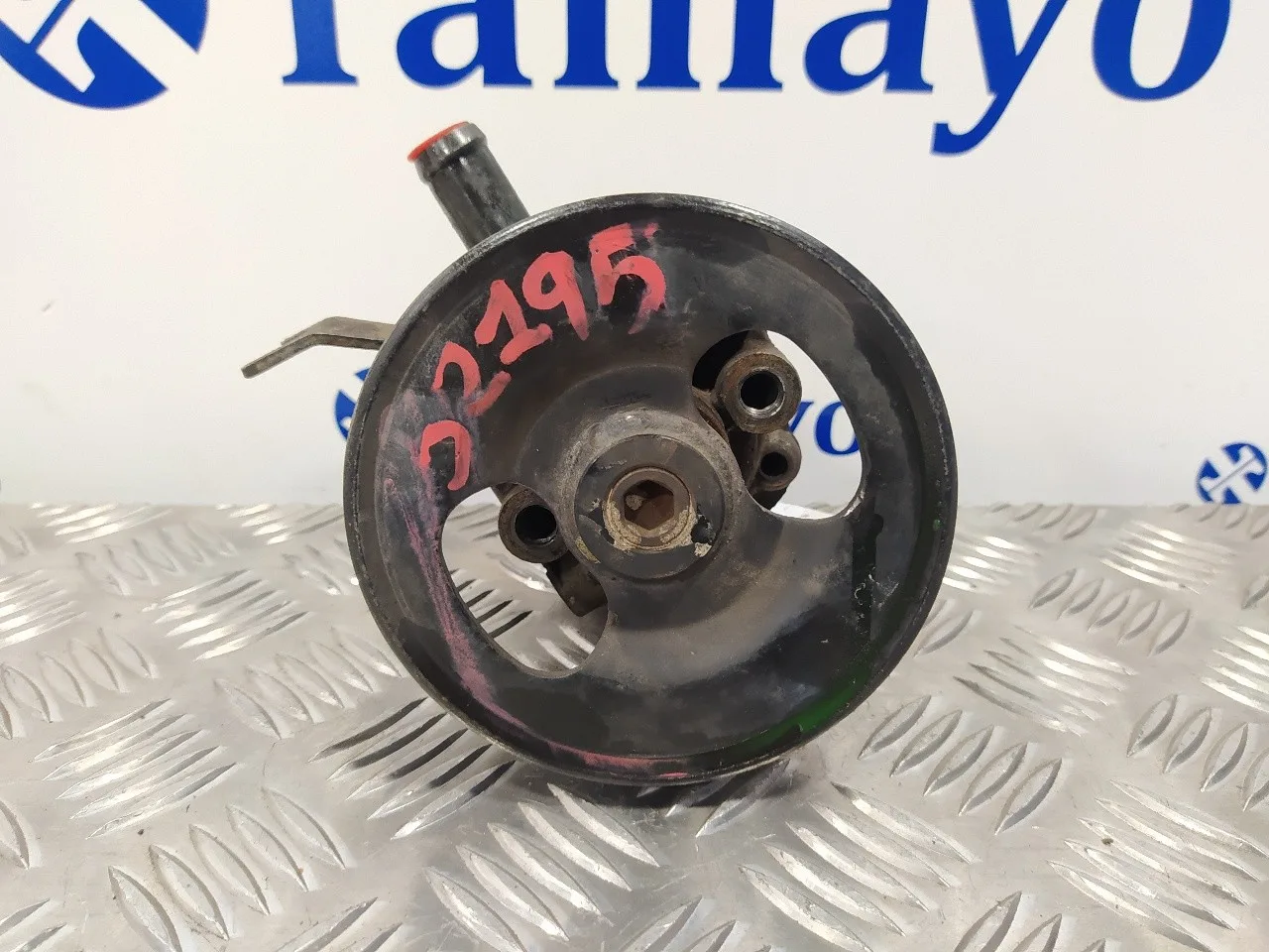 Bomba Direccion para Kia Carnival Ii