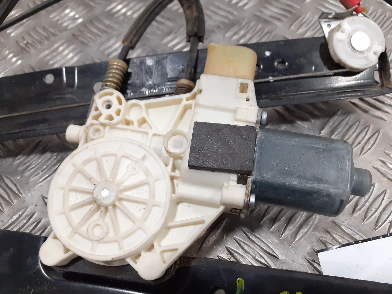 Elevalunas Delantero Derecho para Ford Mondeo Ber. (Ca2)