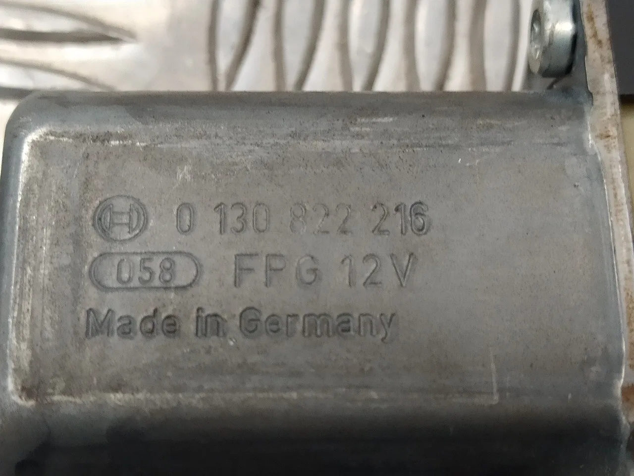 Motor Elevalunas Delantero Derecho para Ford Focus Berlina (Cap)