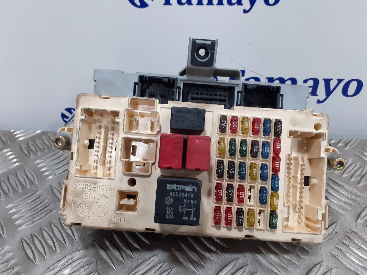 Caja Reles / Fusibles para Fiat Punto Berlina (188)