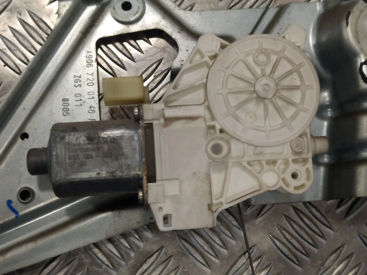 Elevalunas Delantero Derecho para Mercedes-Benz Sprinterii Caja Cerrada (Desde 01.06)