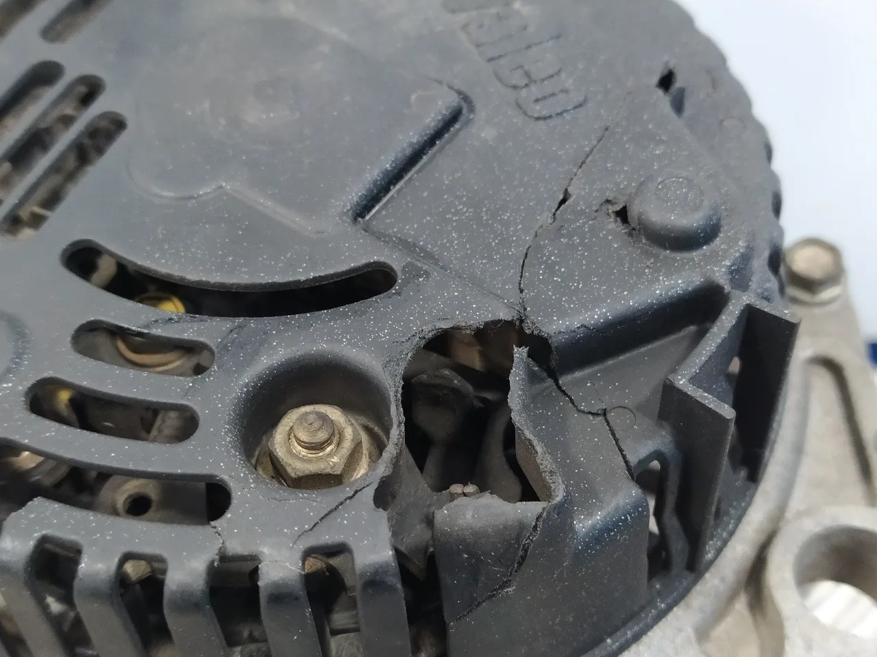 Alternador para Volkswagen Polo Berlina (6N1)
