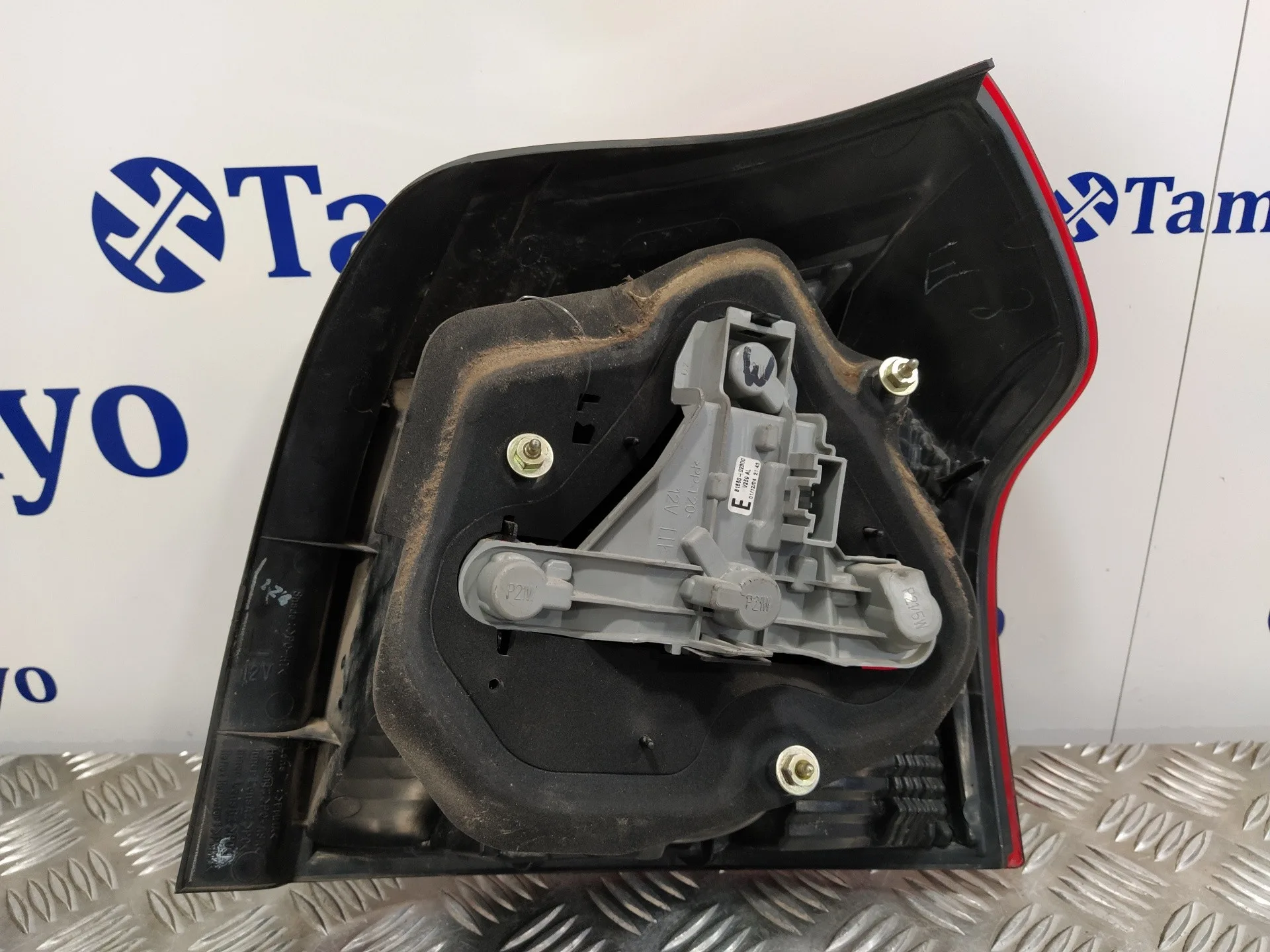 Piloto Trasero Izquierdo para Toyota Corolla (E12)