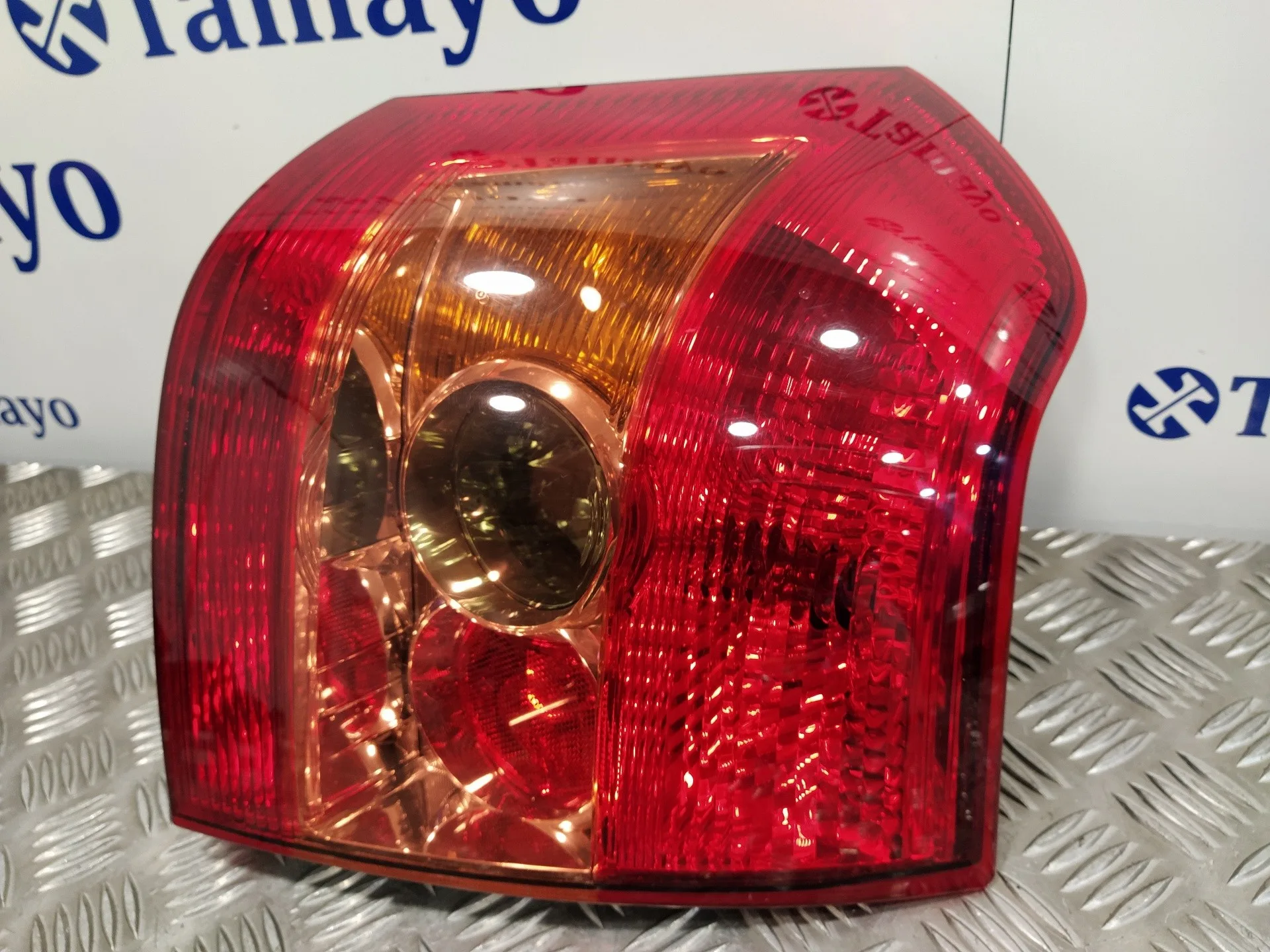 Piloto Trasero Derecho para Toyota Corolla (E12)