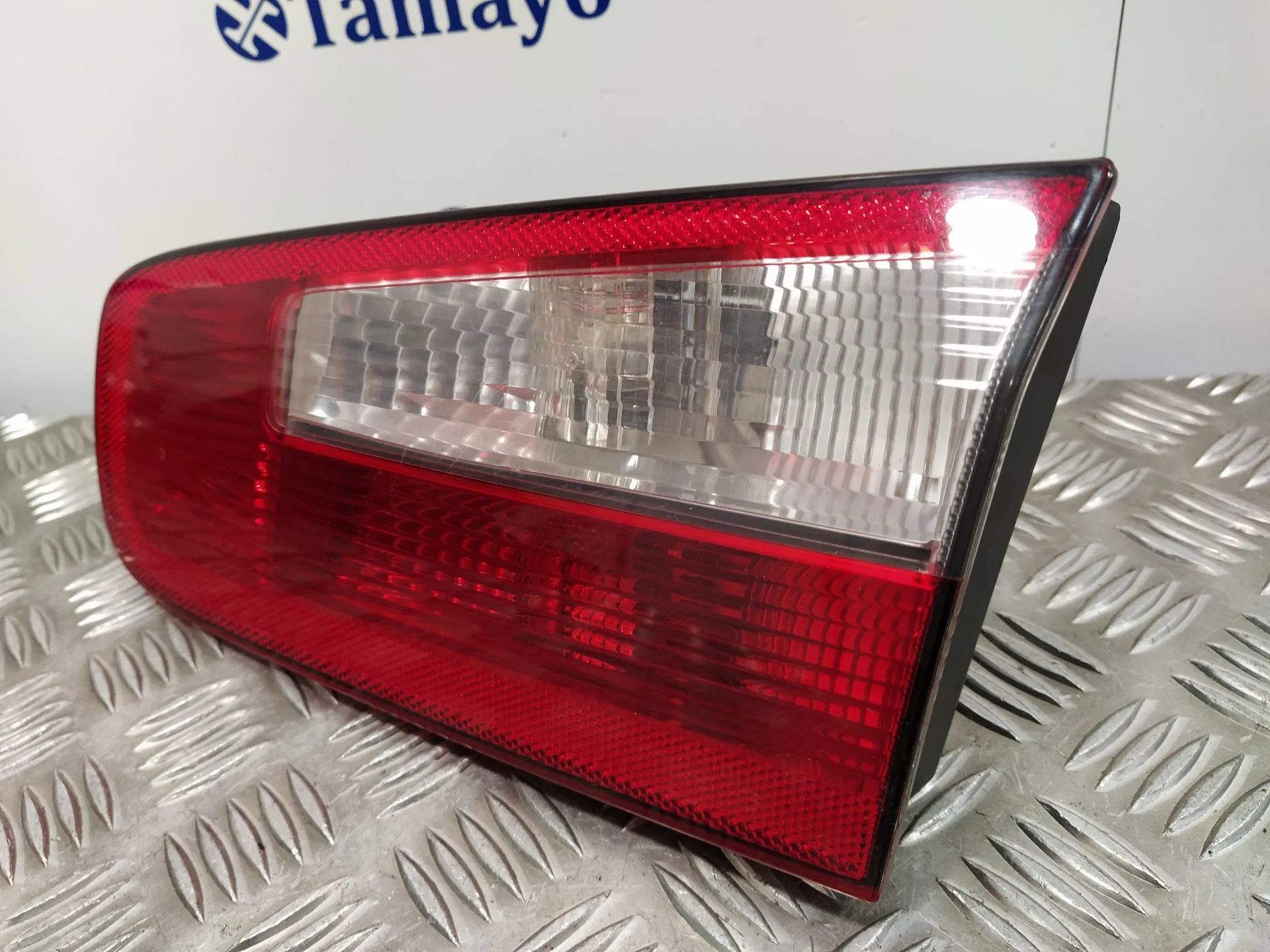 Piloto Trasero Derecho Porton para Renault Laguna Ii (Bg0)