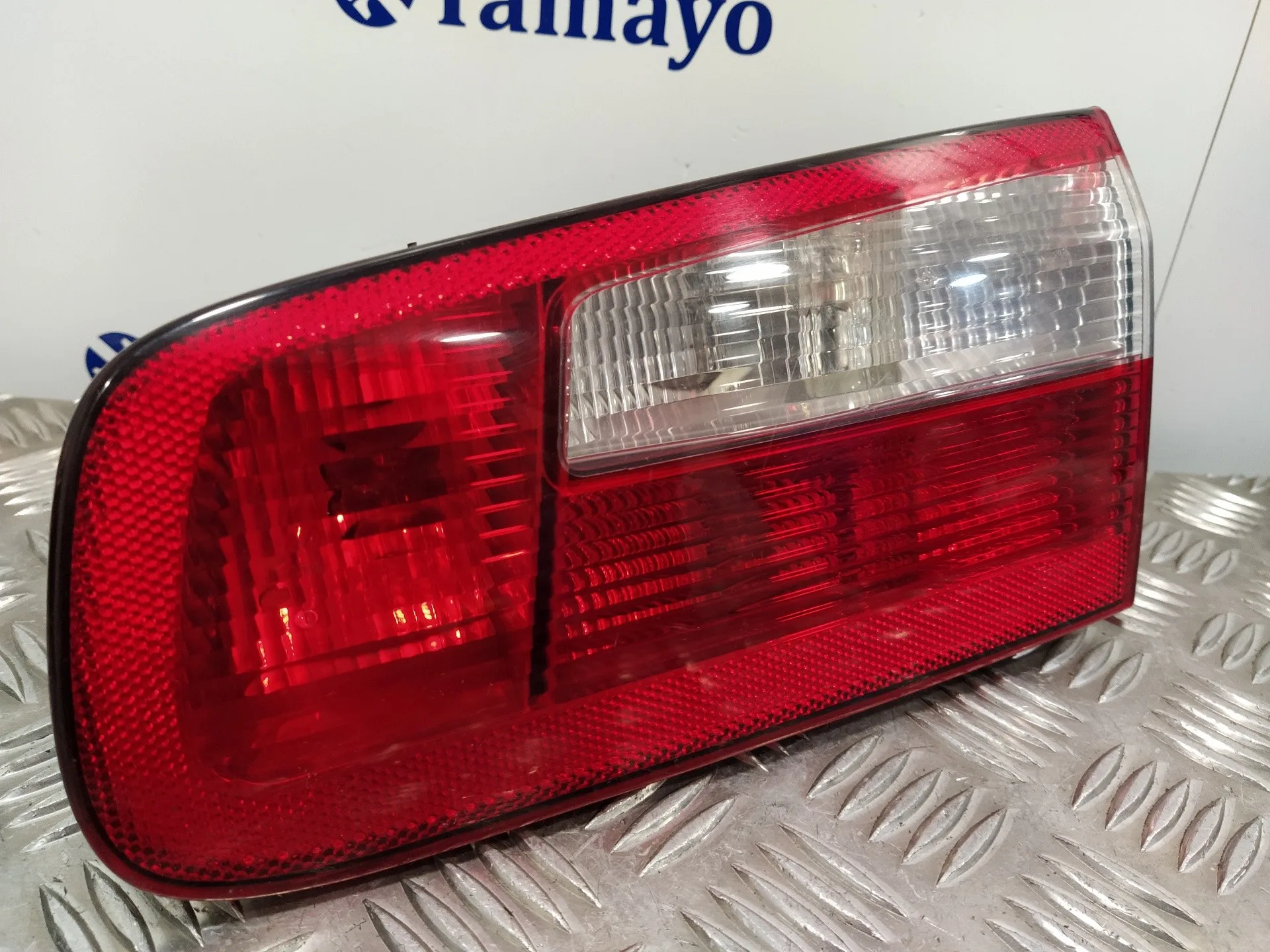 Piloto Trasero Derecho Porton para Renault Laguna Ii (Bg0)