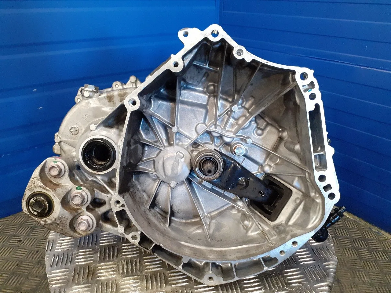 Caja Cambios para Mazda 2 Lim. ()