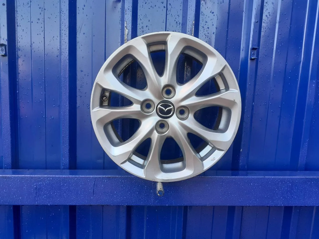 Llanta para Mazda 2 Lim. ()