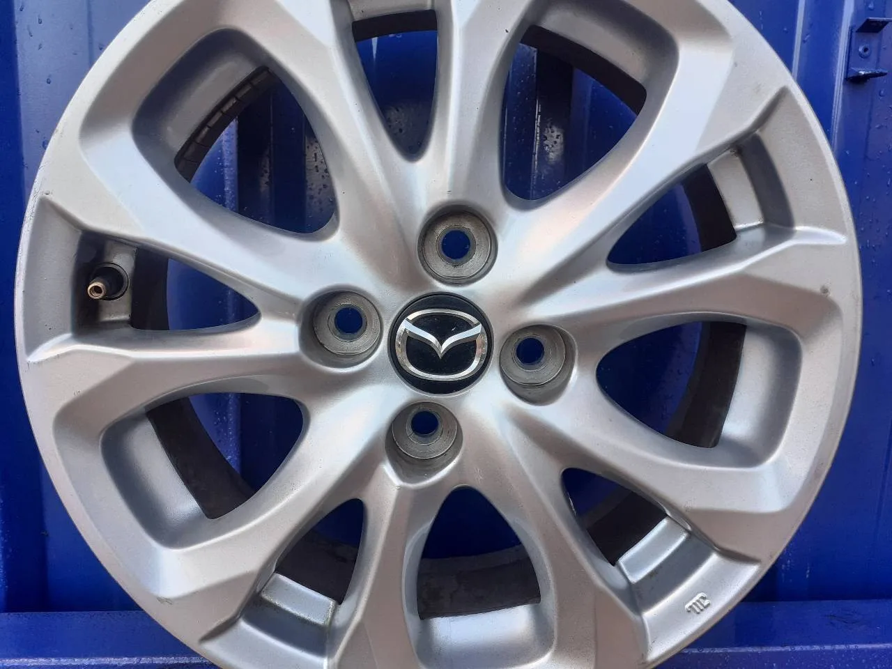 Llanta para Mazda 2 Lim. ()