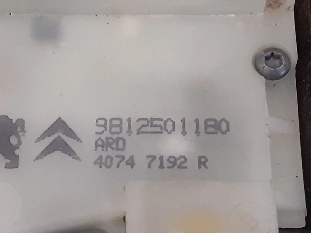 Cerradura Puerta Trasera Derecha para Peugeot 2008 (--.2013->)