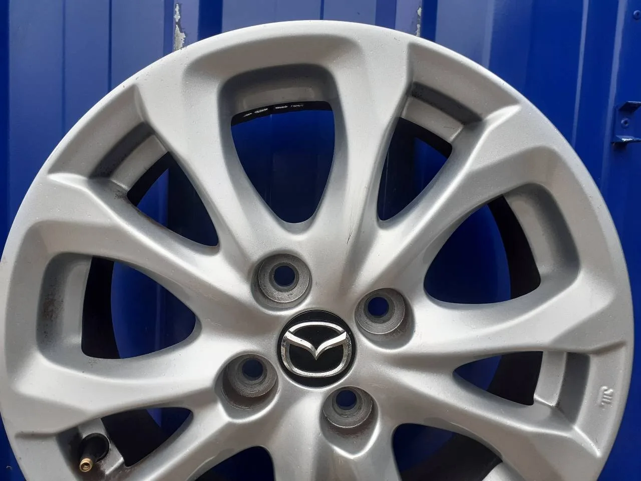Llanta para Mazda 2 Lim. ()
