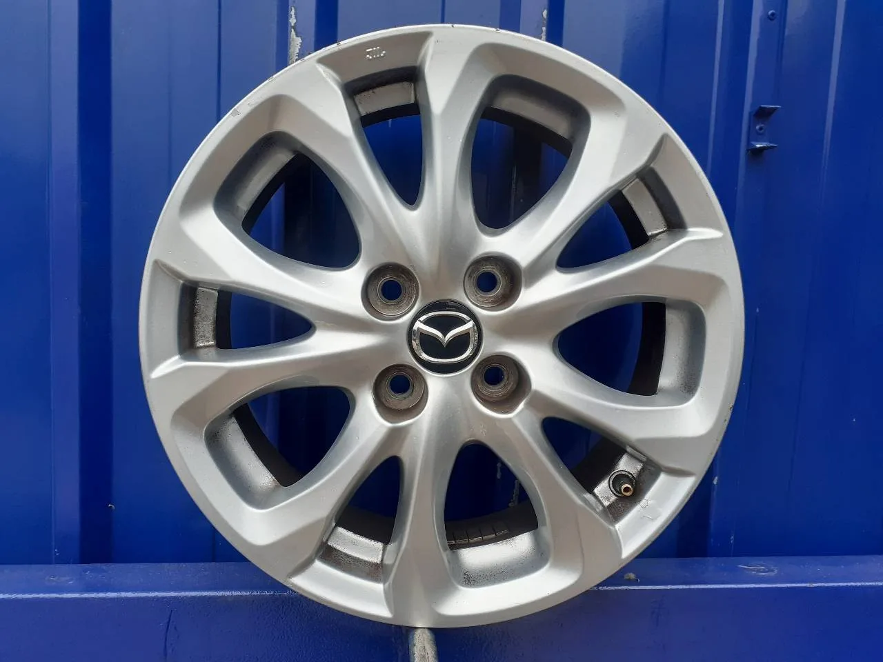 Llanta para Mazda 2 Lim. ()