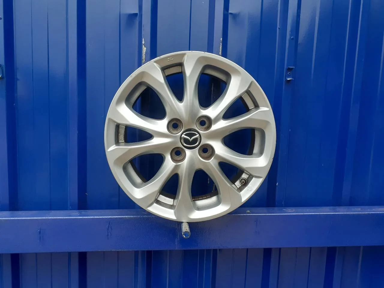 Llanta para Mazda 2 Lim. ()