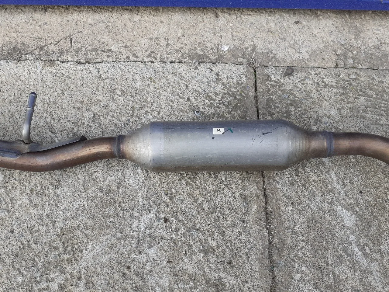 Tubo Escape Completo para Mazda 2 Lim. ()