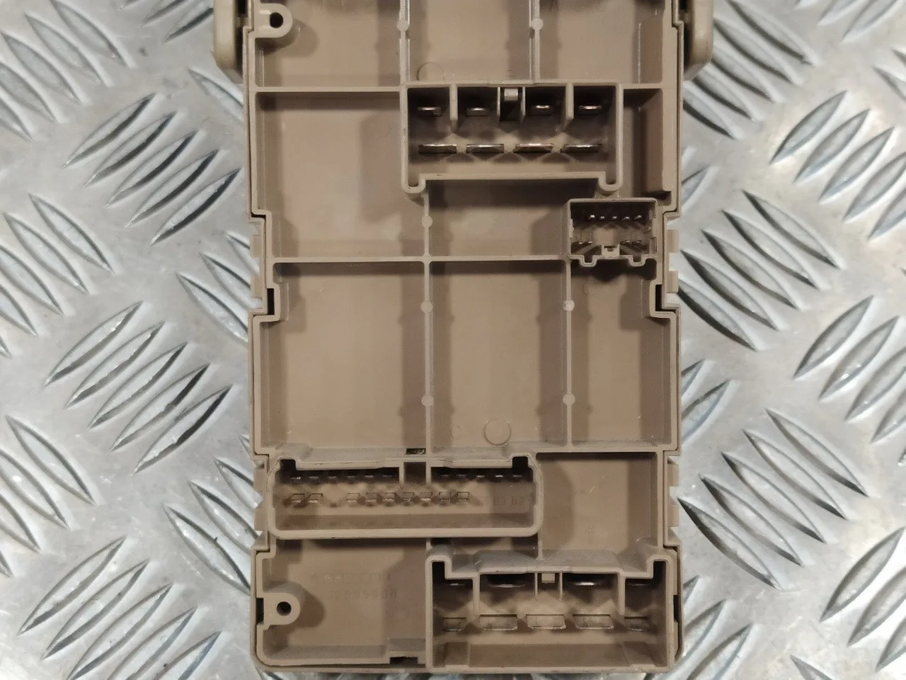 Caja Reles / Fusibles para Subaru Forester S12
