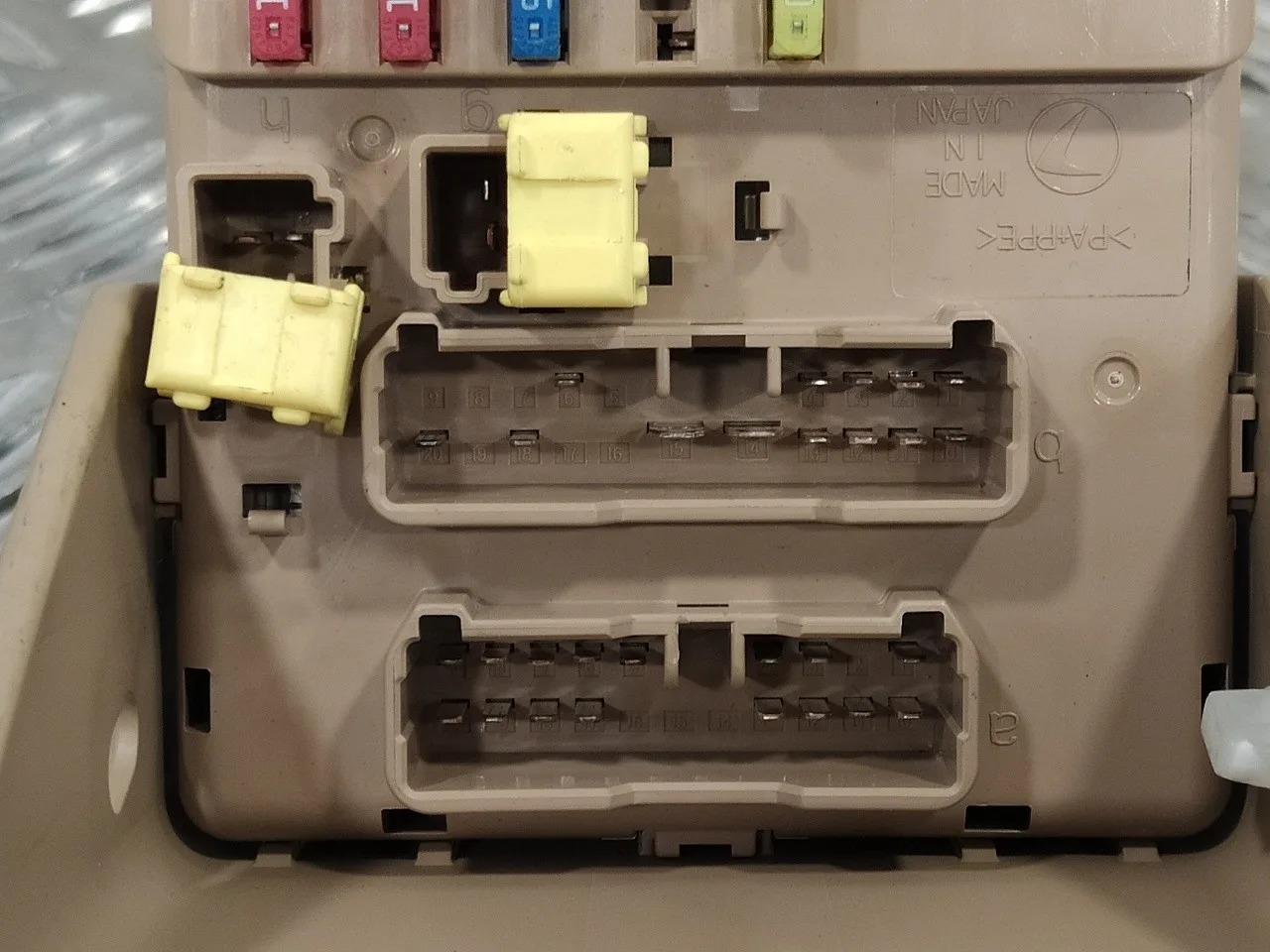 Caja Reles / Fusibles para Subaru Forester S12