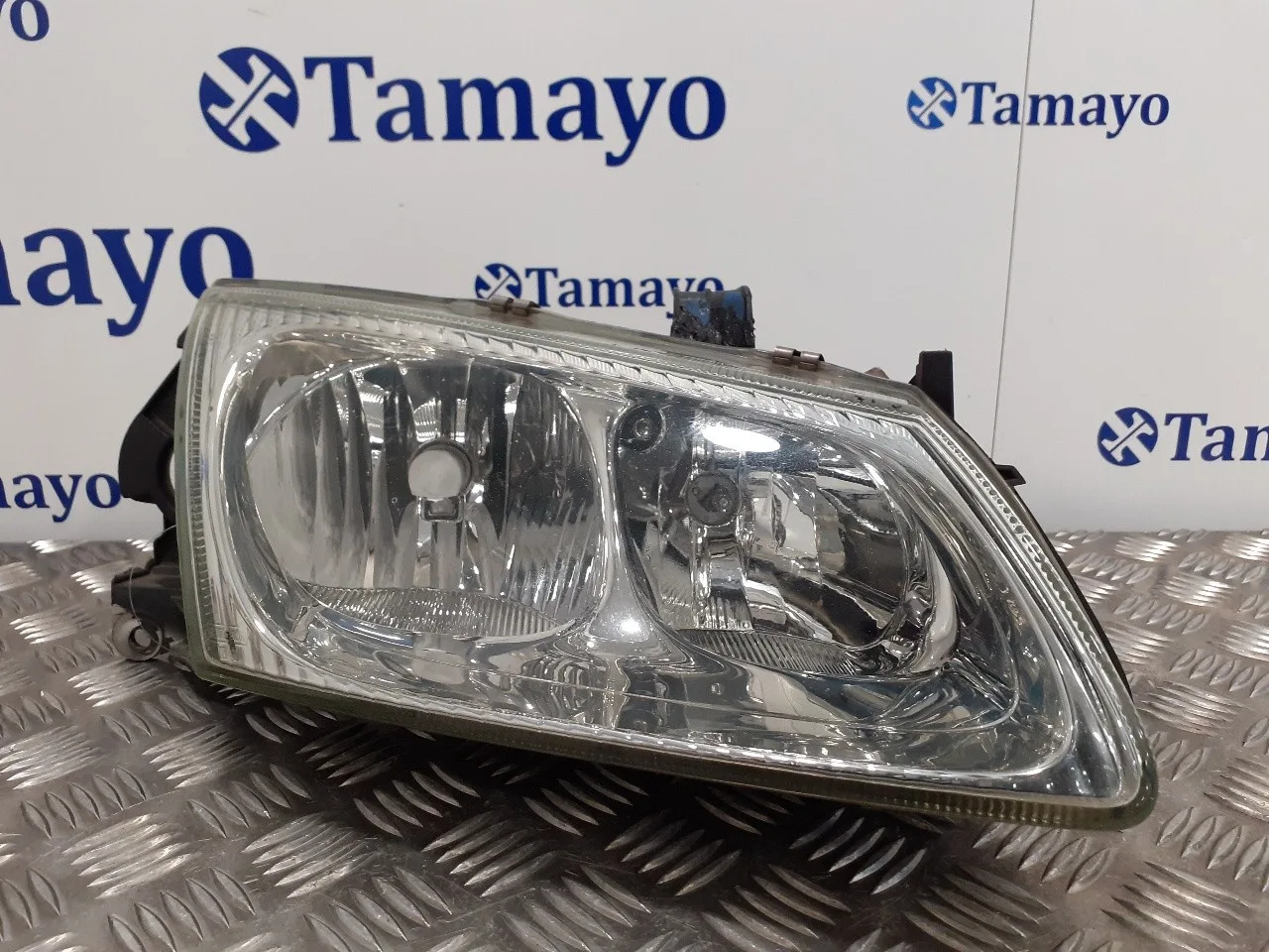 Faro Derecho para Nissan Almera (N16/E)
