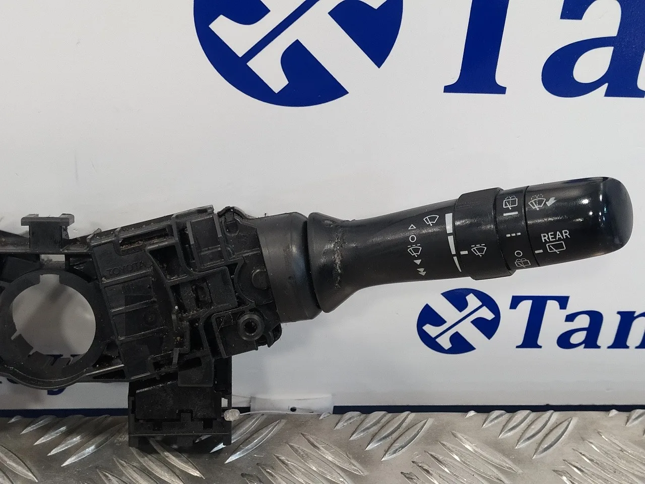 Mando Multifuncion para Toyota Prius (Nhw30)