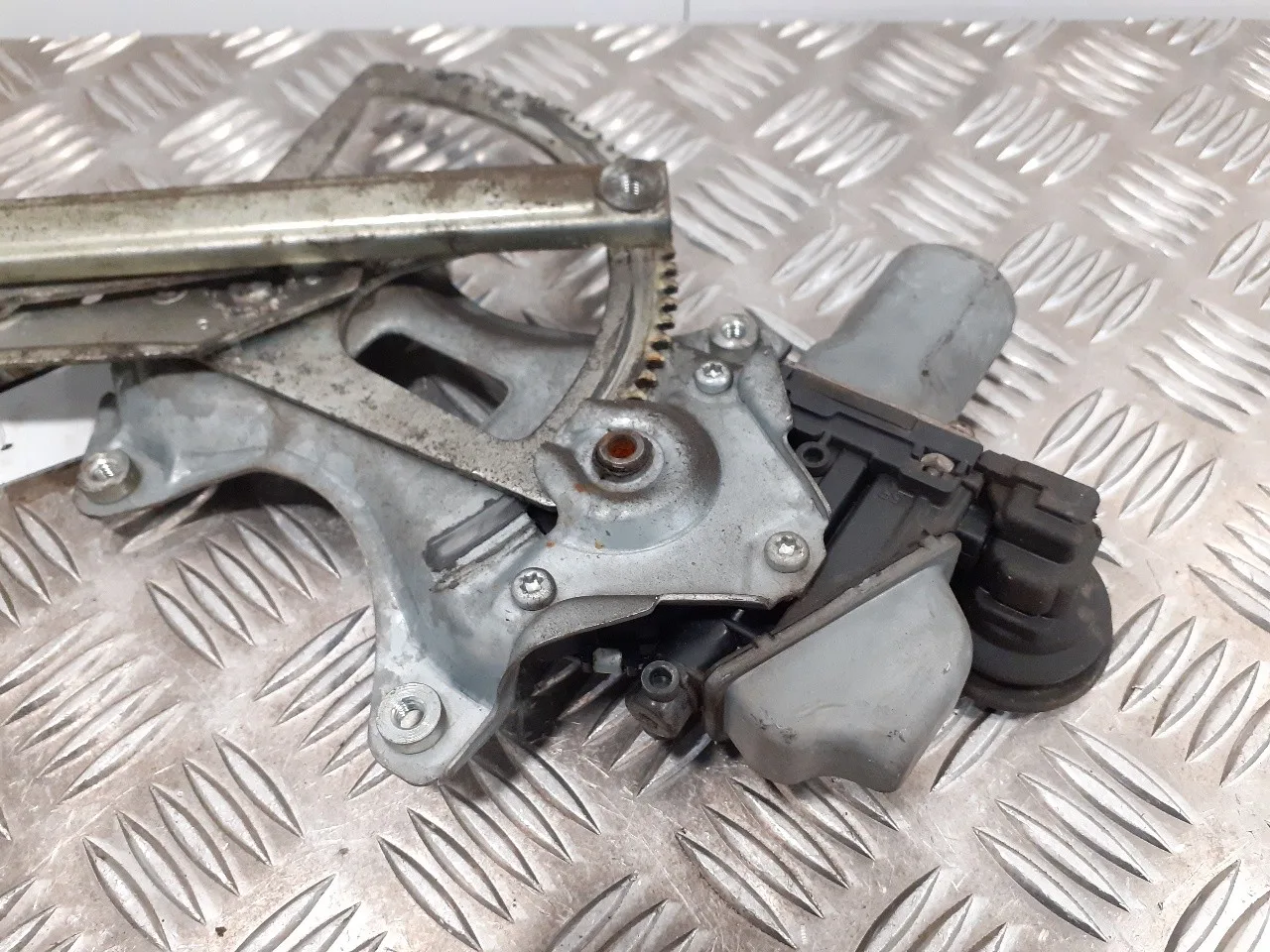 Elevalunas Trasero Derecho para Toyota Prius (Nhw30)