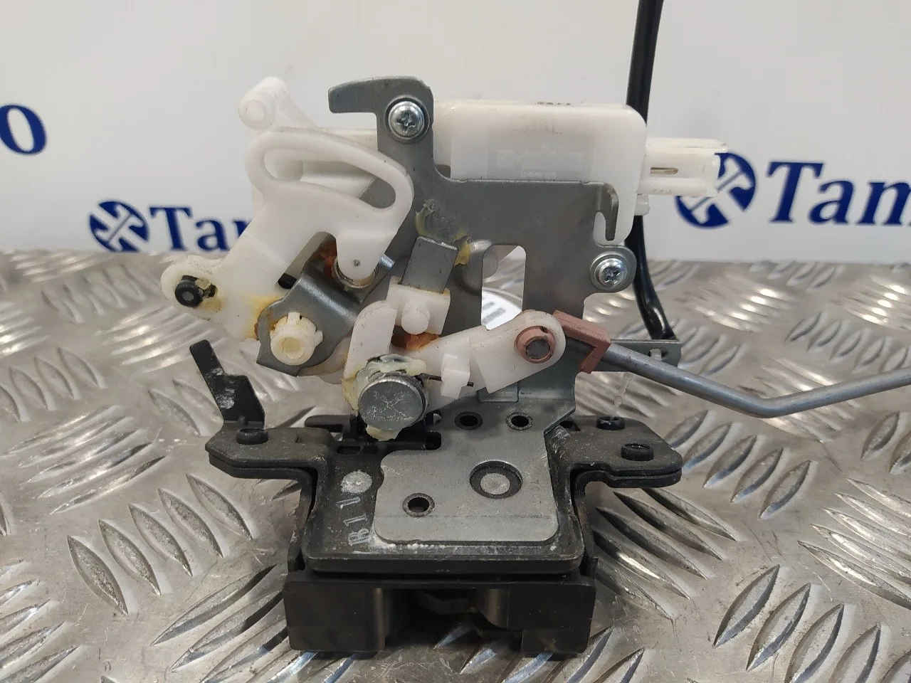 Cerradura Maletero / Porton para Mazda 5 Berl. (Cr)