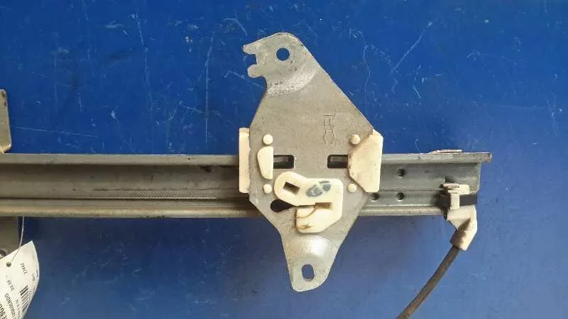 Elevalunas Trasero Izquierdo para Nissan Almera Tino (V10M)