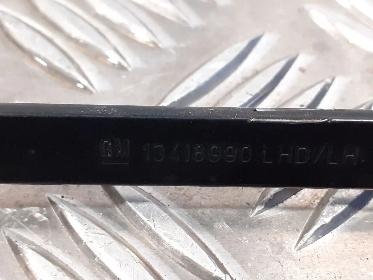 Brazo Limpia Delantero Izquierdo para Opel Astra K Sports Tourer