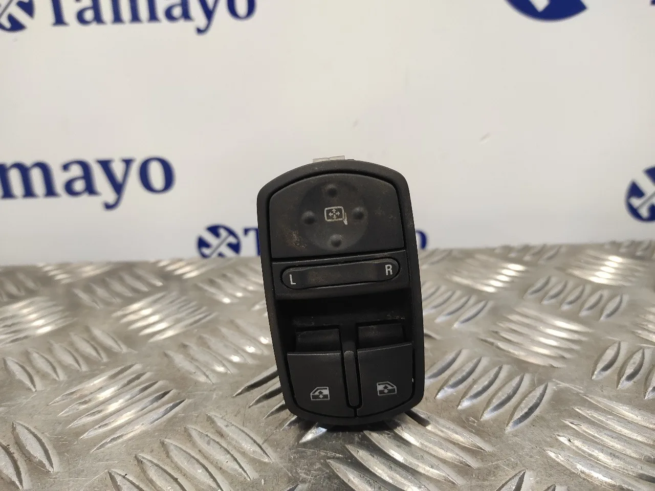 Mando Elevalunas Delantero Izquierdo para Opel Corsa D