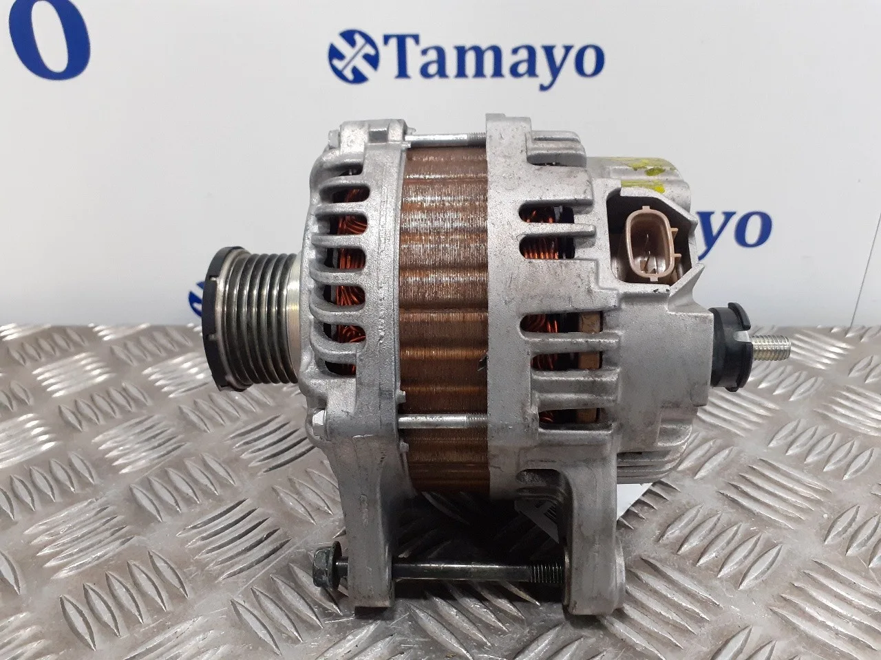 Alternador para Nissan Juke (F15)