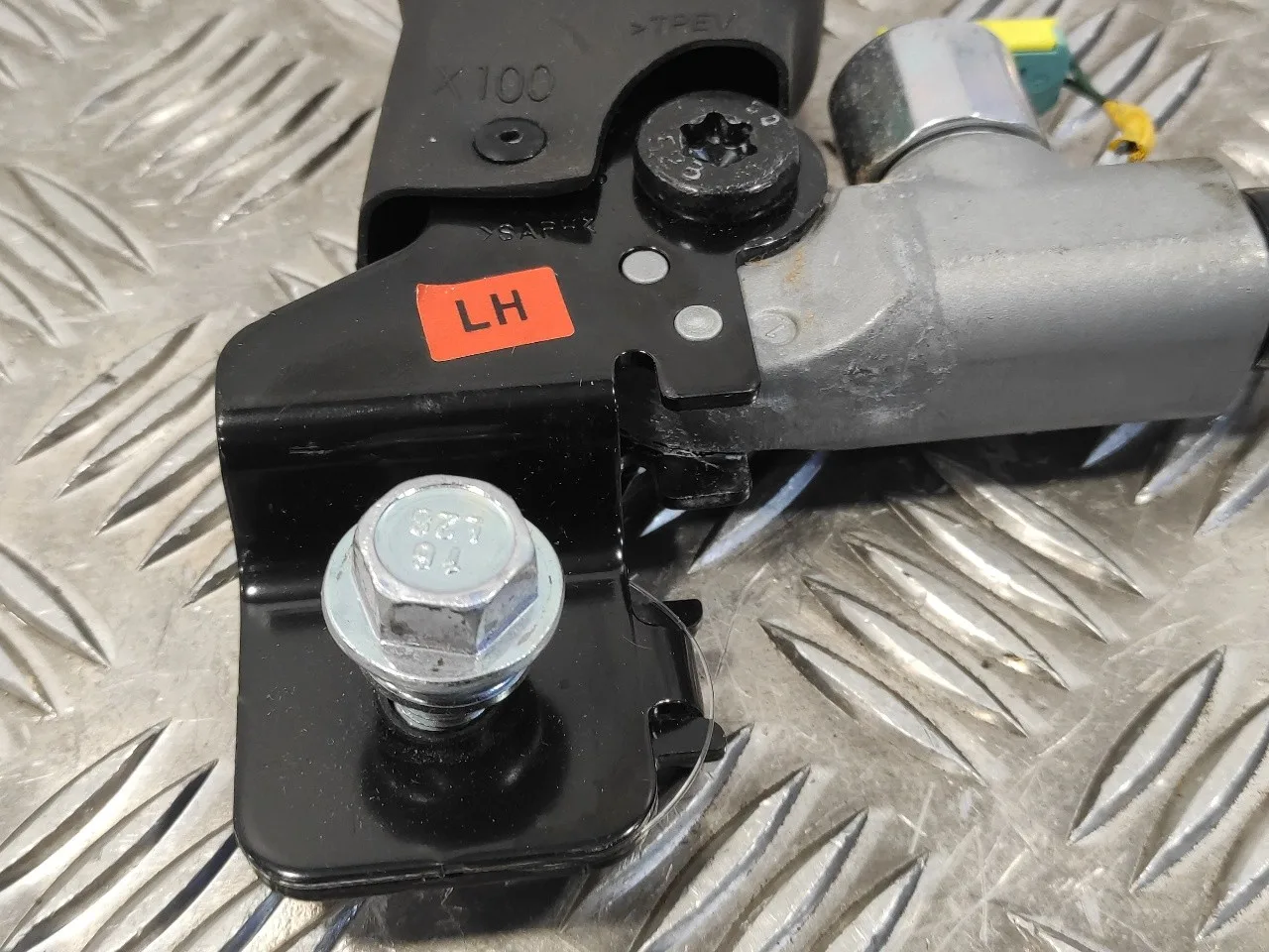 Pretensor Cinturon Delantero Izquierdo para Ssangyong Tivoli