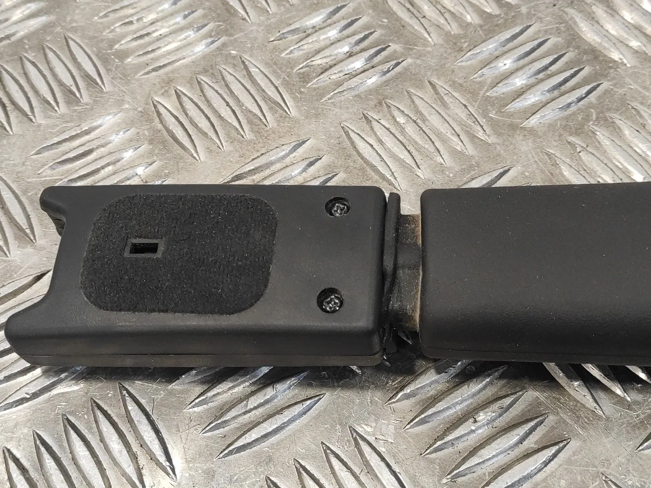 Pretensor Cinturon Delantero Izquierdo para Ssangyong Tivoli