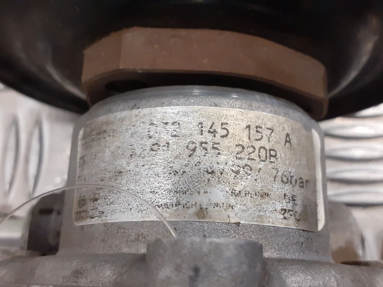 Bomba Direccion para Volkswagen Polo Berlina (6N1)