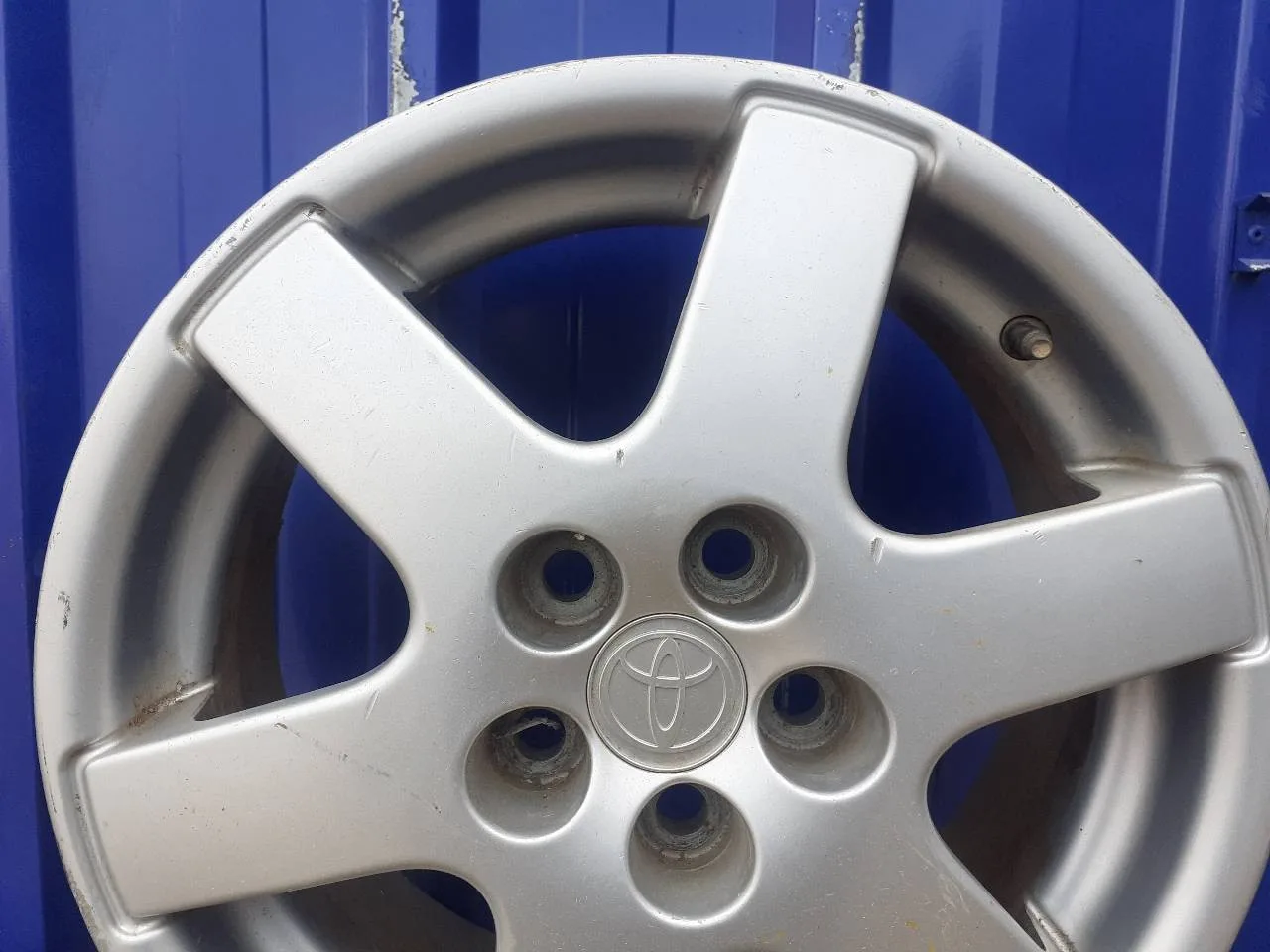 Llanta para Toyota Avensis Berlina (T 22)