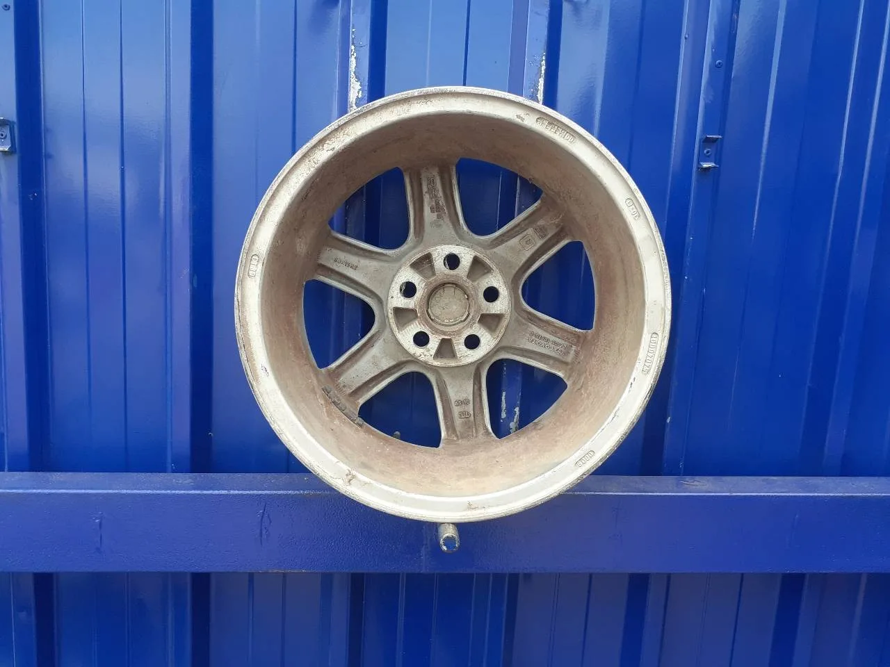 Llanta para Toyota Avensis Berlina (T 22)