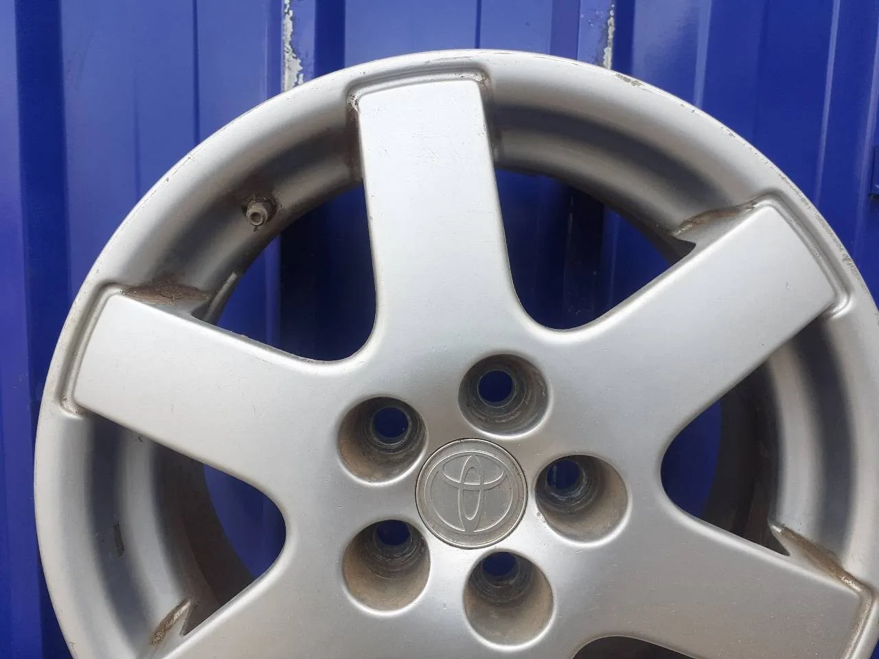 Llanta para Toyota Avensis Berlina (T 22)