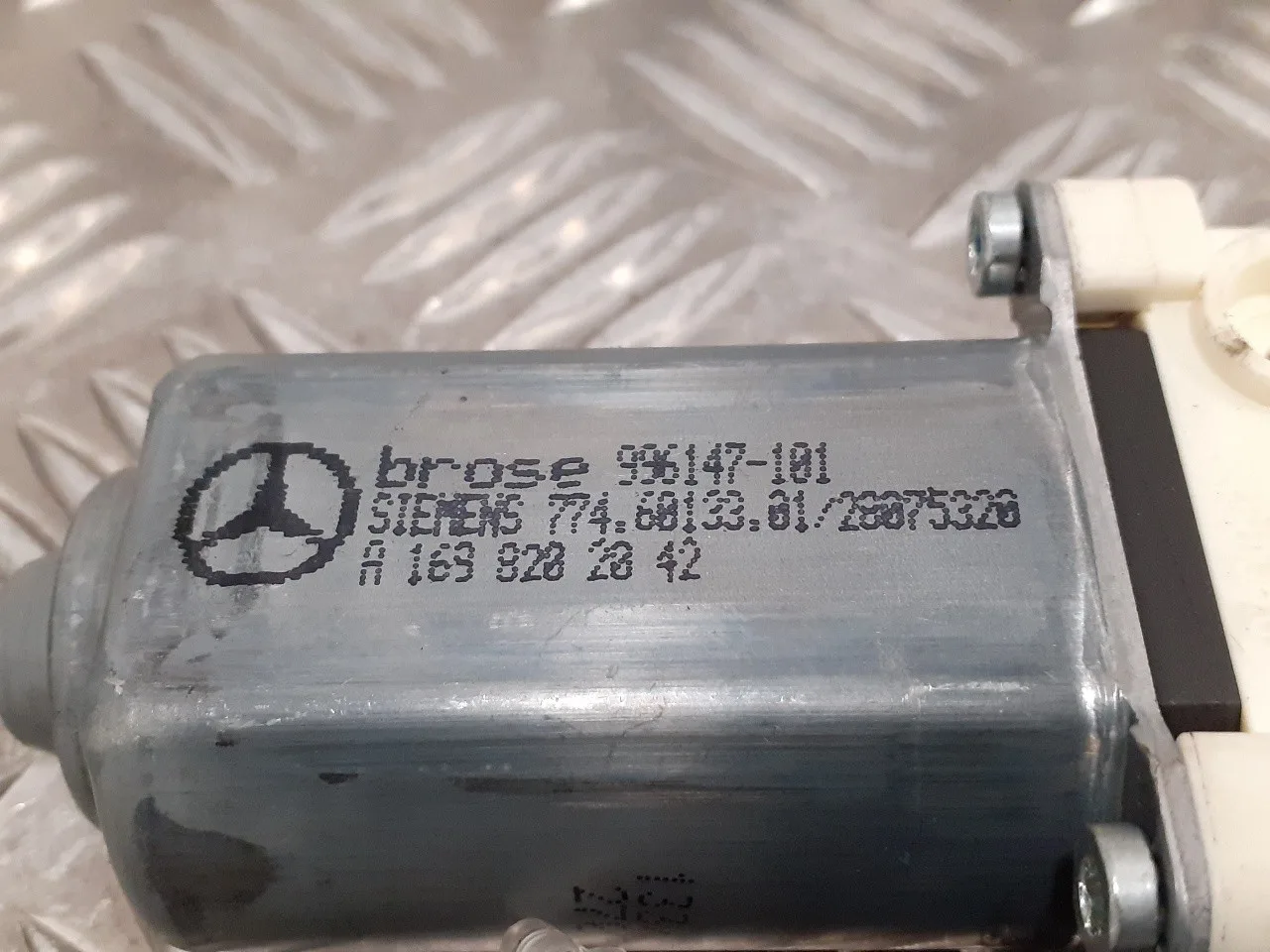 Motor Elevalunas Trasero Derecho para Mercedes-Benz Clase A (W169)