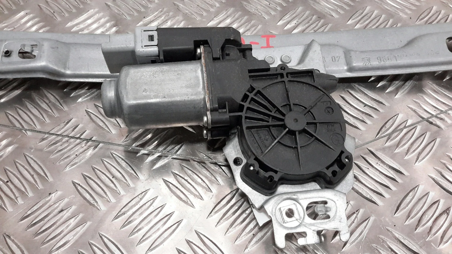 Elevalunas Delantero Izquierdo para Peugeot 207
