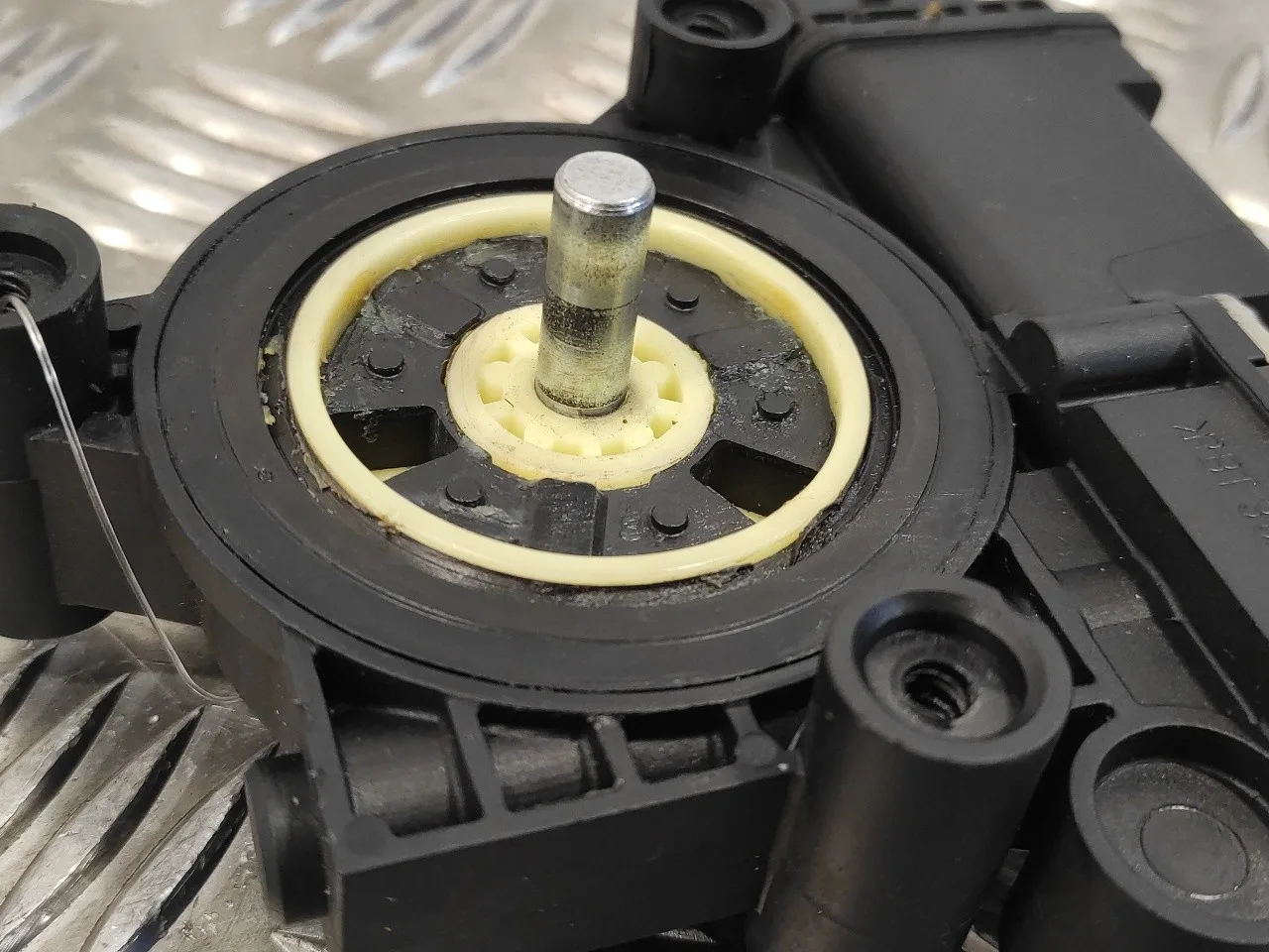 Motor Elevalunas Delantero Izquierdo para Opel Corsa D