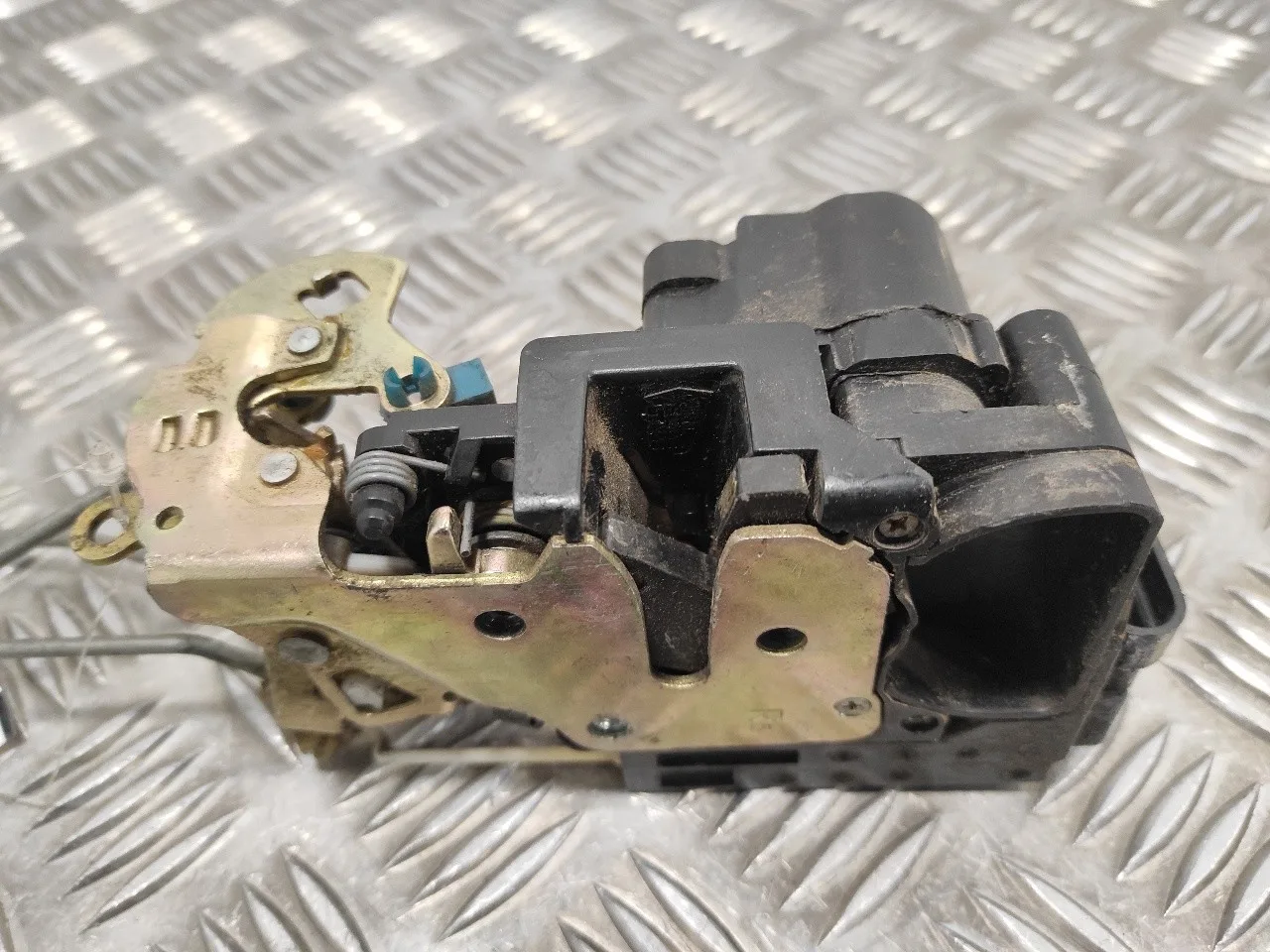 Cerradura Puerta Delantera Derecha para Chevrolet Kalos