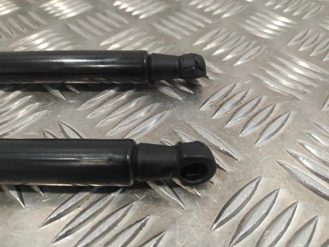 Amortiguadores Maletero / Porton para Toyota Aygo
