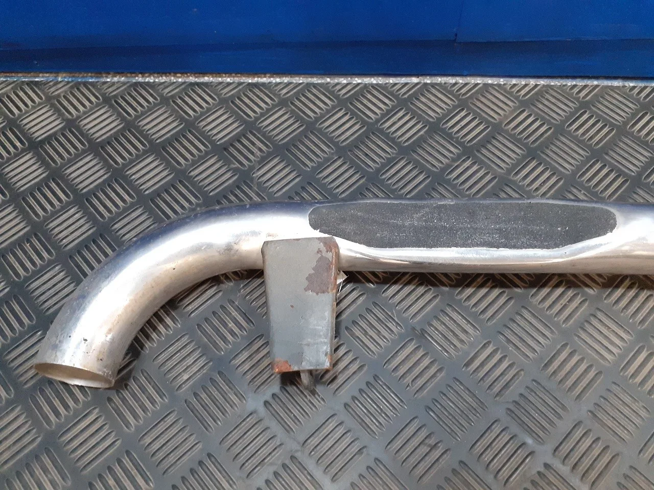 Estribo Izquierdo para Chrysler Jeep Cherokee (Kj)
