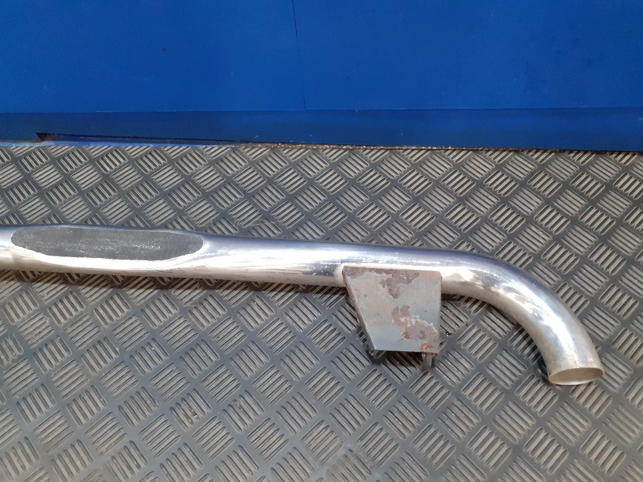Estribo Izquierdo para Chrysler Jeep Cherokee (Kj)