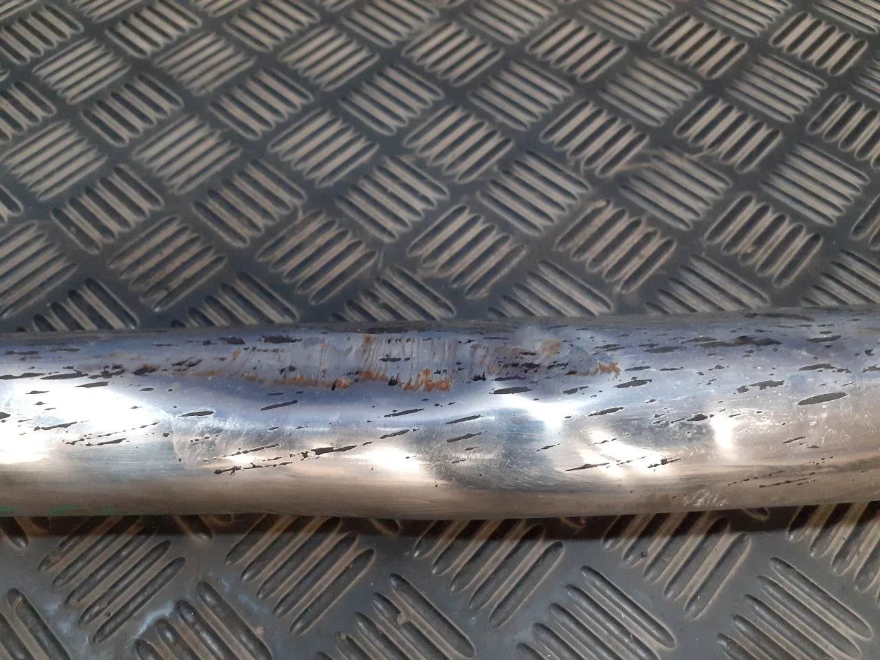 Estribo Izquierdo para Chrysler Jeep Cherokee (Kj)